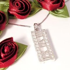Silver Halsband med hänge med romerska siffror och cubic zirkonia