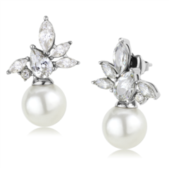 Eleganta örhängen med pärla och gnistrande cubic zirkonia