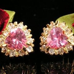 Romantiska guldpläterad hjärta örhängen med stor rosa hjärta cubic zirconia