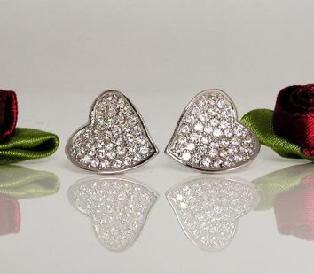 Snygga vitguldpläterad hjärta örhängen med glittrande cubic zirkonia